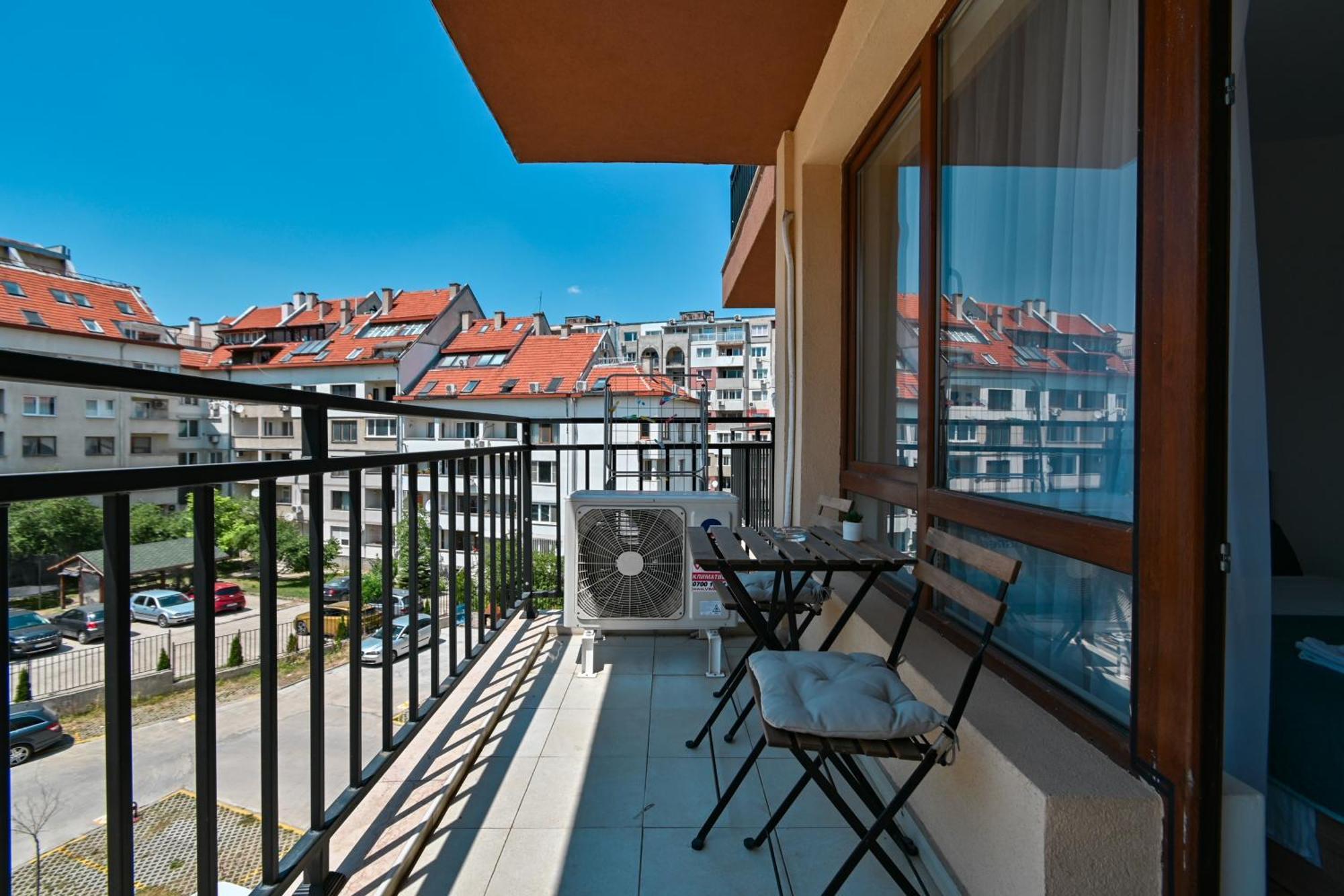 Armand De Lumiere Apartament *
